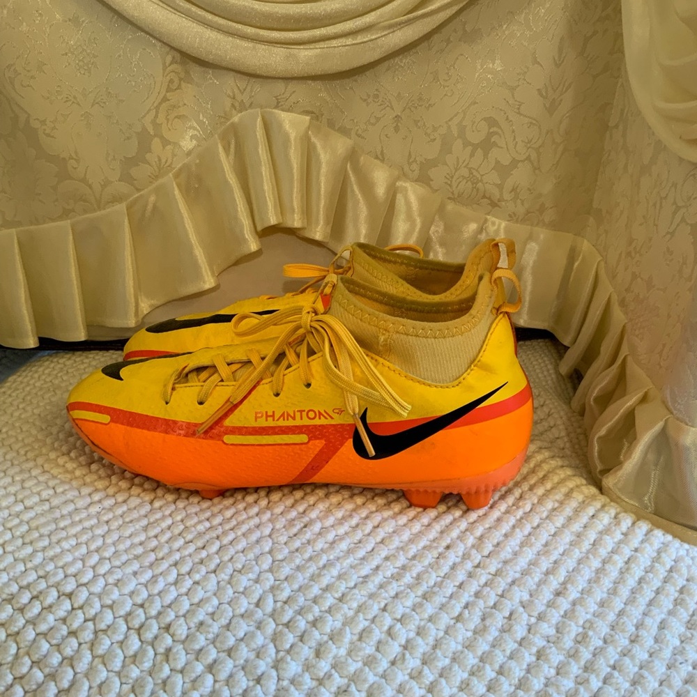 NIKE - Picture 3 of 6